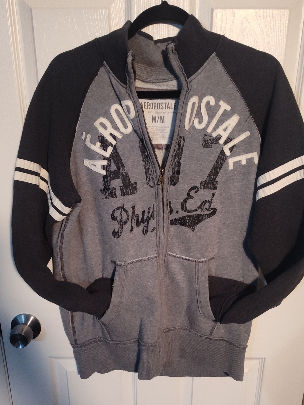 Aeropostale Men's Gray & Black Full-Zip Sweater